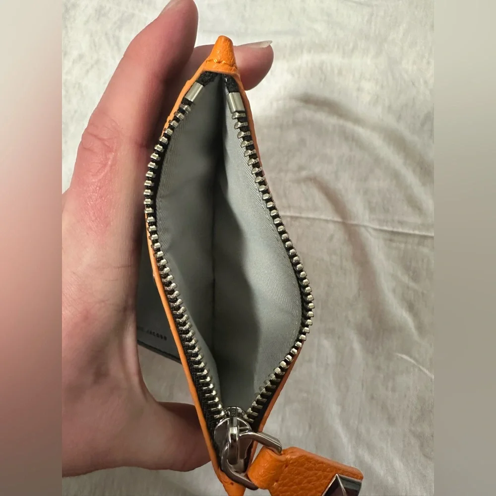 Marc Jacobs Orange Leather Zip Card Case - Picture 4 of 5
